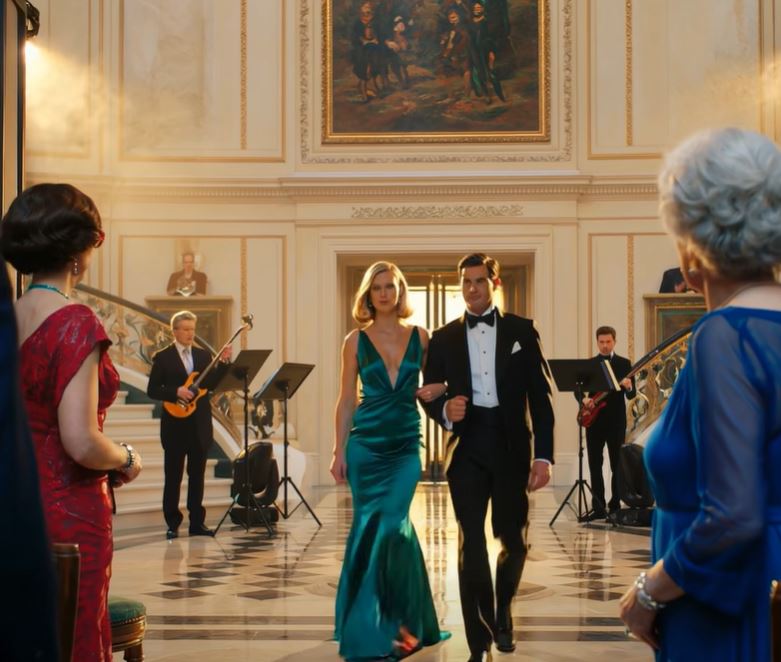 A minha sogra incentivou o meu marido a deixar-me e a começar uma nova vida com a minha irmã, dizendo que eu não me encaixava no mundo deles. Tive de recomeçar do zero. Seis anos depois, num grande evento de gala, entraram a pedir ajuda — até se aperceberem do quanto as coisas tinham mudado.