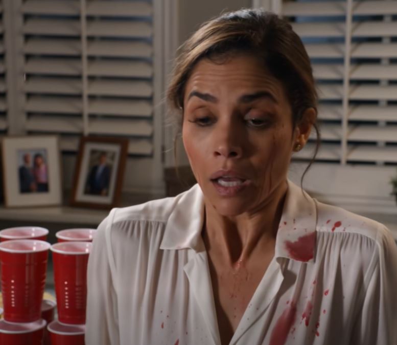 Mesmo no meio da festa, o meu marido atirou-me uma bebida para a cara e acusou-me de estar a olhar para outros homens. O meu marido atirou-me uma bebida para a cara numa festa por eu “estar a olhar para outros homens”, e durante alguns longos