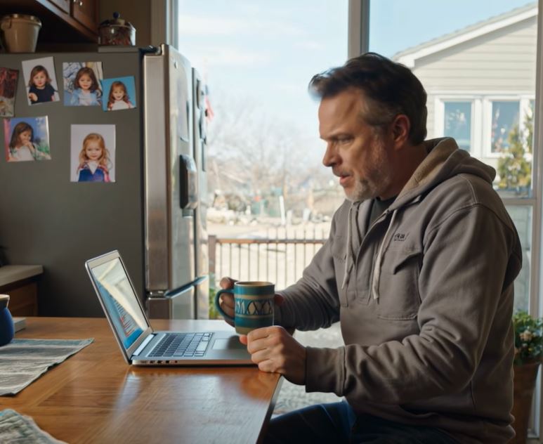 A minha nora enviou-me um e-mail: “Robert, estamos muito gratos pelo apoio financeiro para as propinas… mas a minha mãe, Patricia, quer que o Natal deste ano seja apenas com a família direta.”