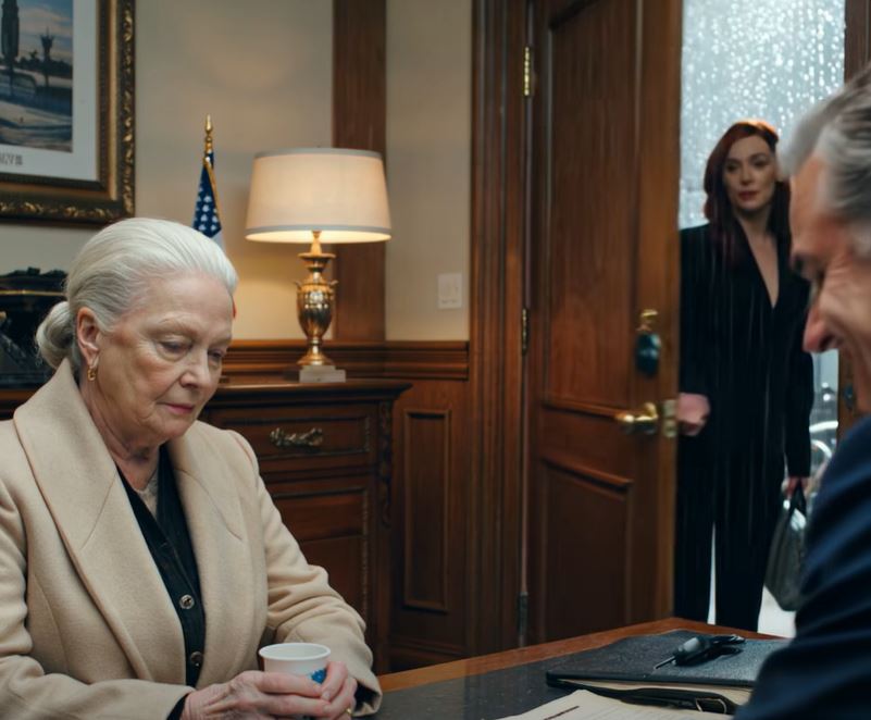 Quando o meu marido morreu, a minha filha herdou a casa e 42 milhões de dólares — por isso, olhou-me nos olhos e disse: «Encontre outro lugar para desaparecer. Não serve para nada agora.»